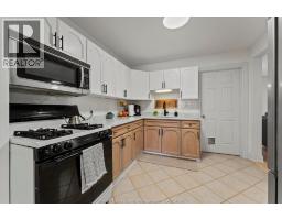 Living room - 130 Langtry Street, Essex, ON N8M1H2 Photo 6