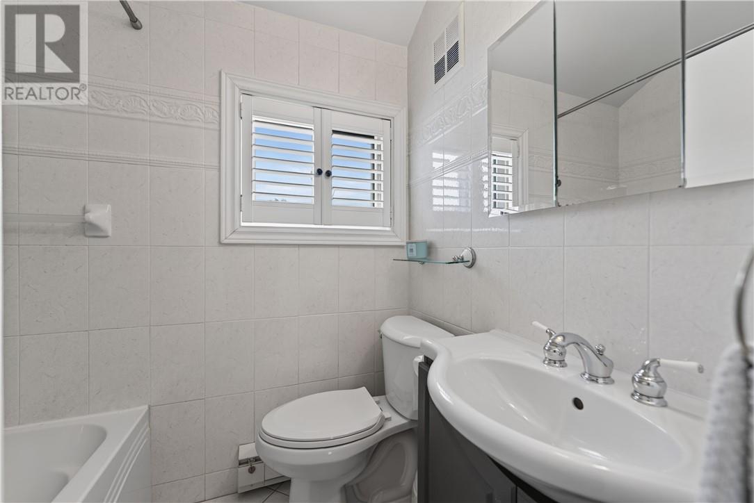 306 Wembley Drive - Image 25