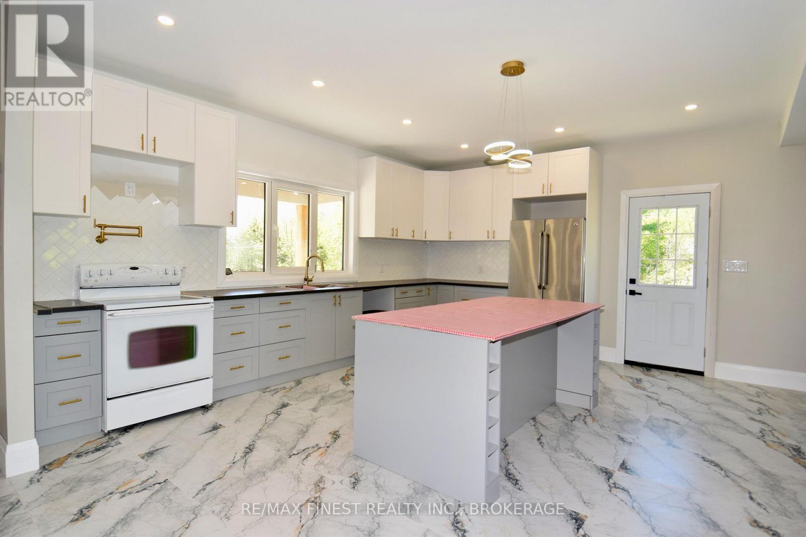293 Bradshaw Road, Frontenac (Frontenac South), Ontario, K0H2V0, Frontenac (Frontenac South), Ontario — photo 4 of 5