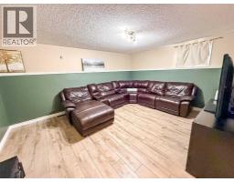 9701 73 Avenue, Peace River, AB T8S1E2 Photo 17