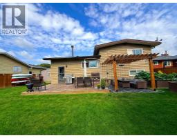 9701 73 Avenue, Peace River, AB T8S1E2 Photo 26
