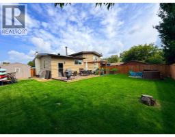 9701 73 Avenue, Peace River, AB T8S1E2 Photo 27