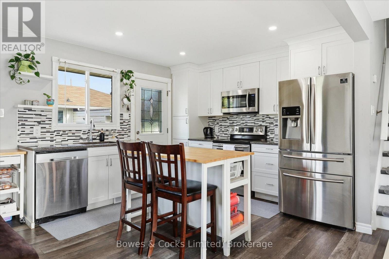 532 RAYMOND STREET - 13