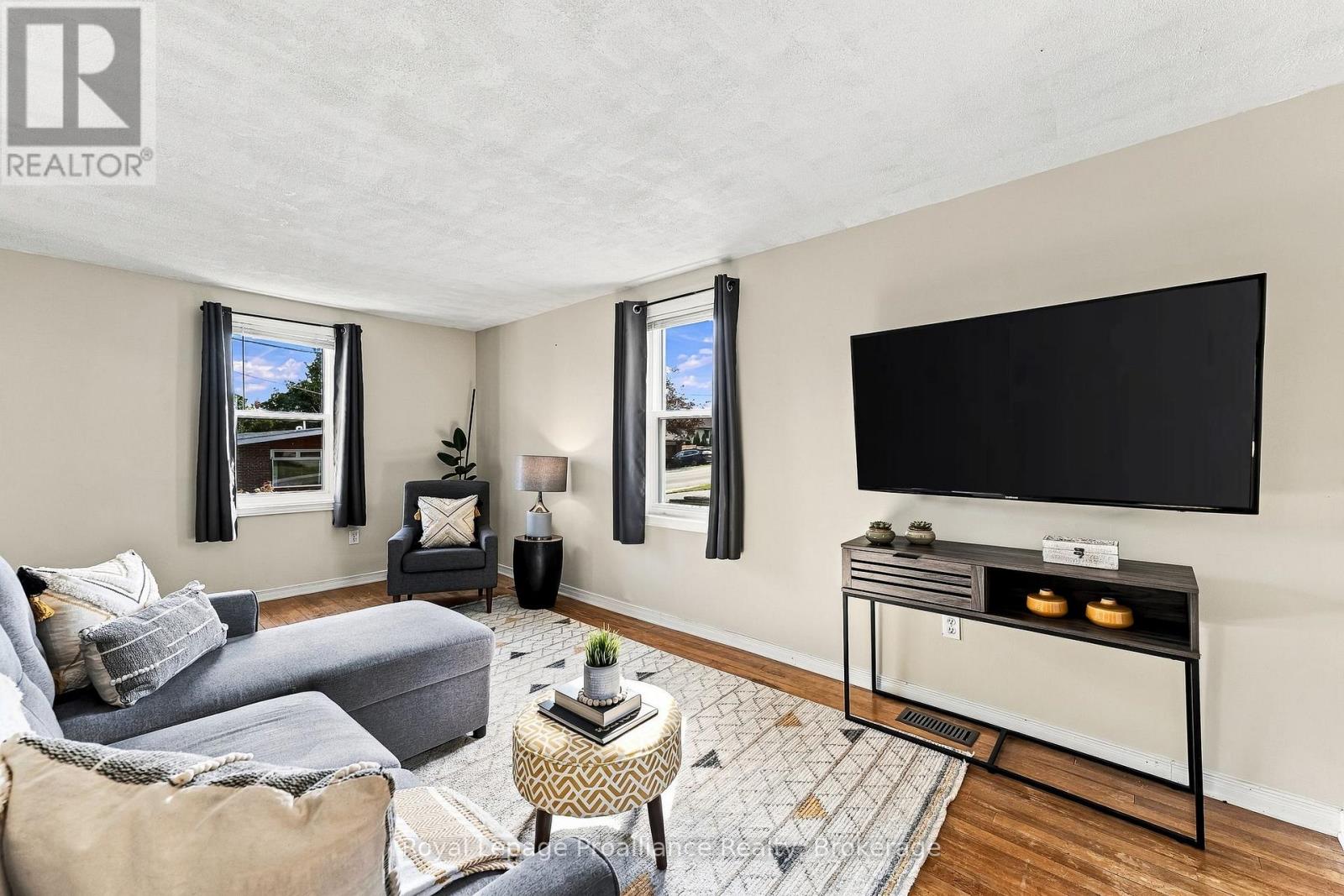 12 SINGLETON STREET - 12