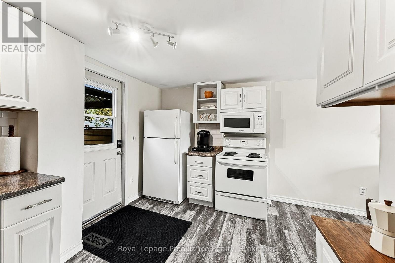 12 SINGLETON STREET - 19