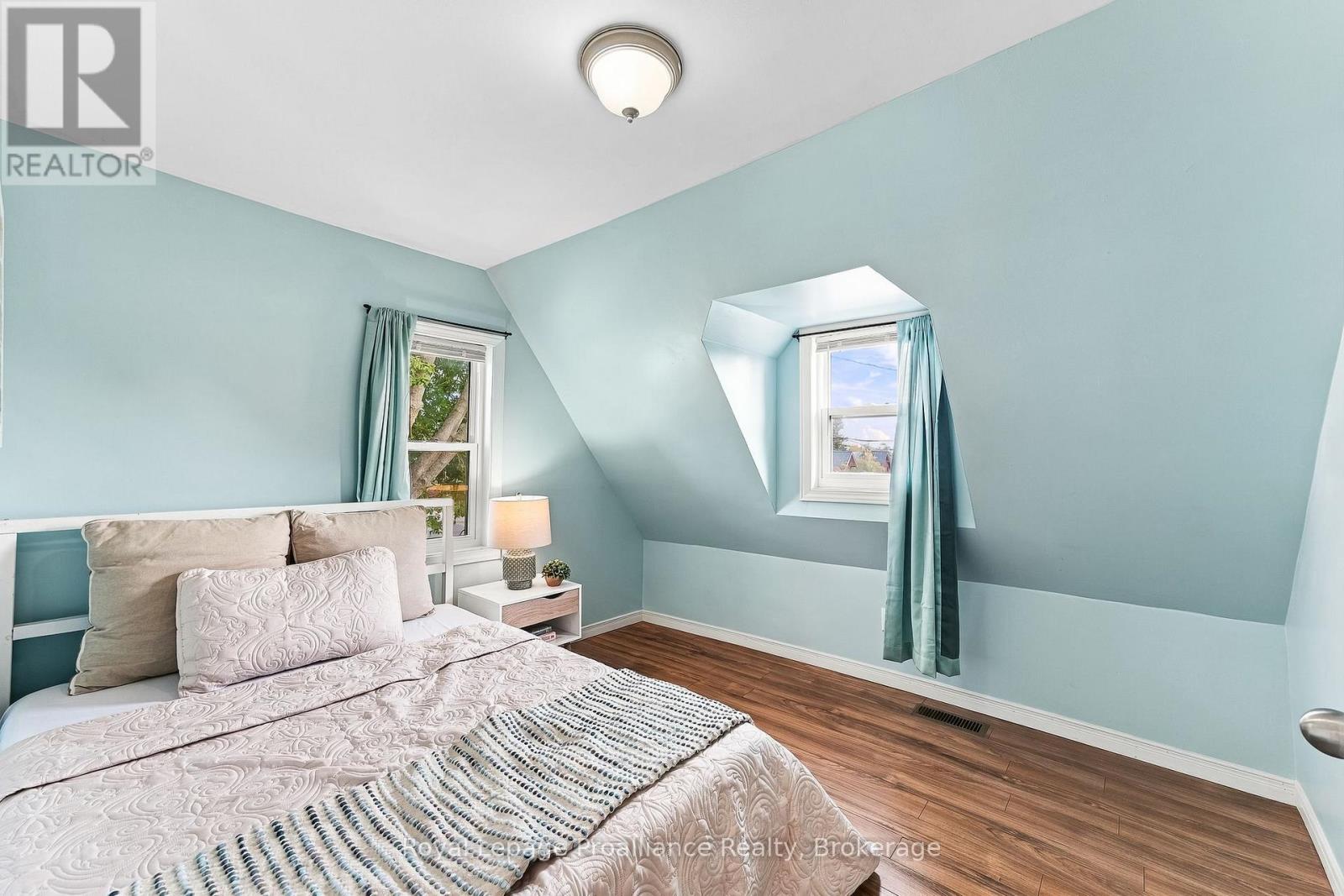 12 SINGLETON STREET - 27