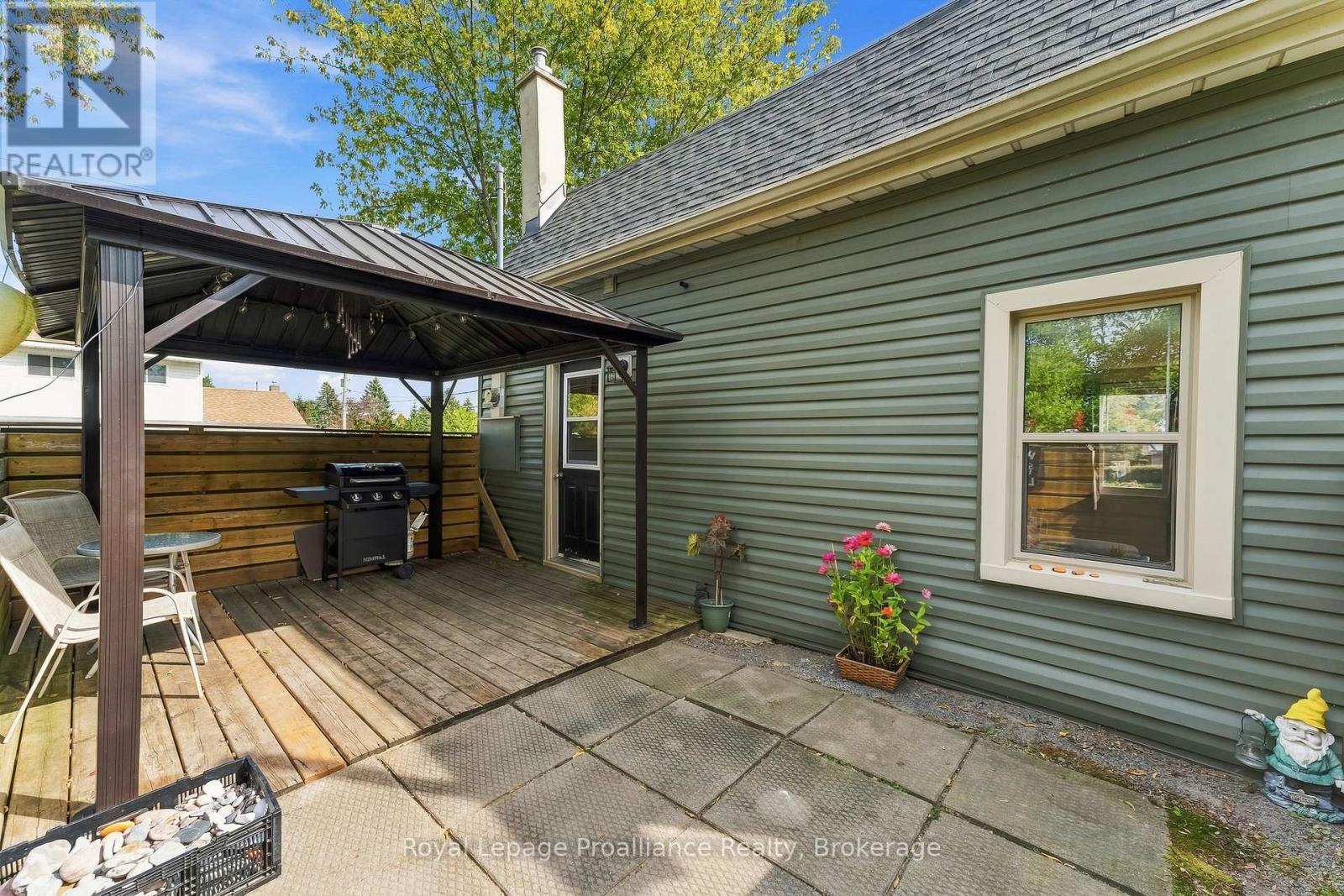 12 SINGLETON STREET - Image 31