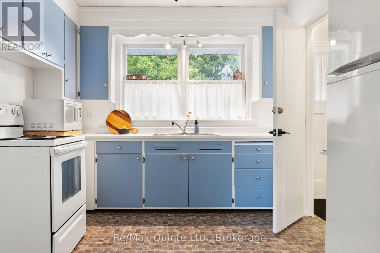 99 BERTRAM BOULEVARD - 21