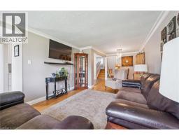 Living room - 847 Doon Village Road, Kitchener, ON N2P1A1 Photo 11