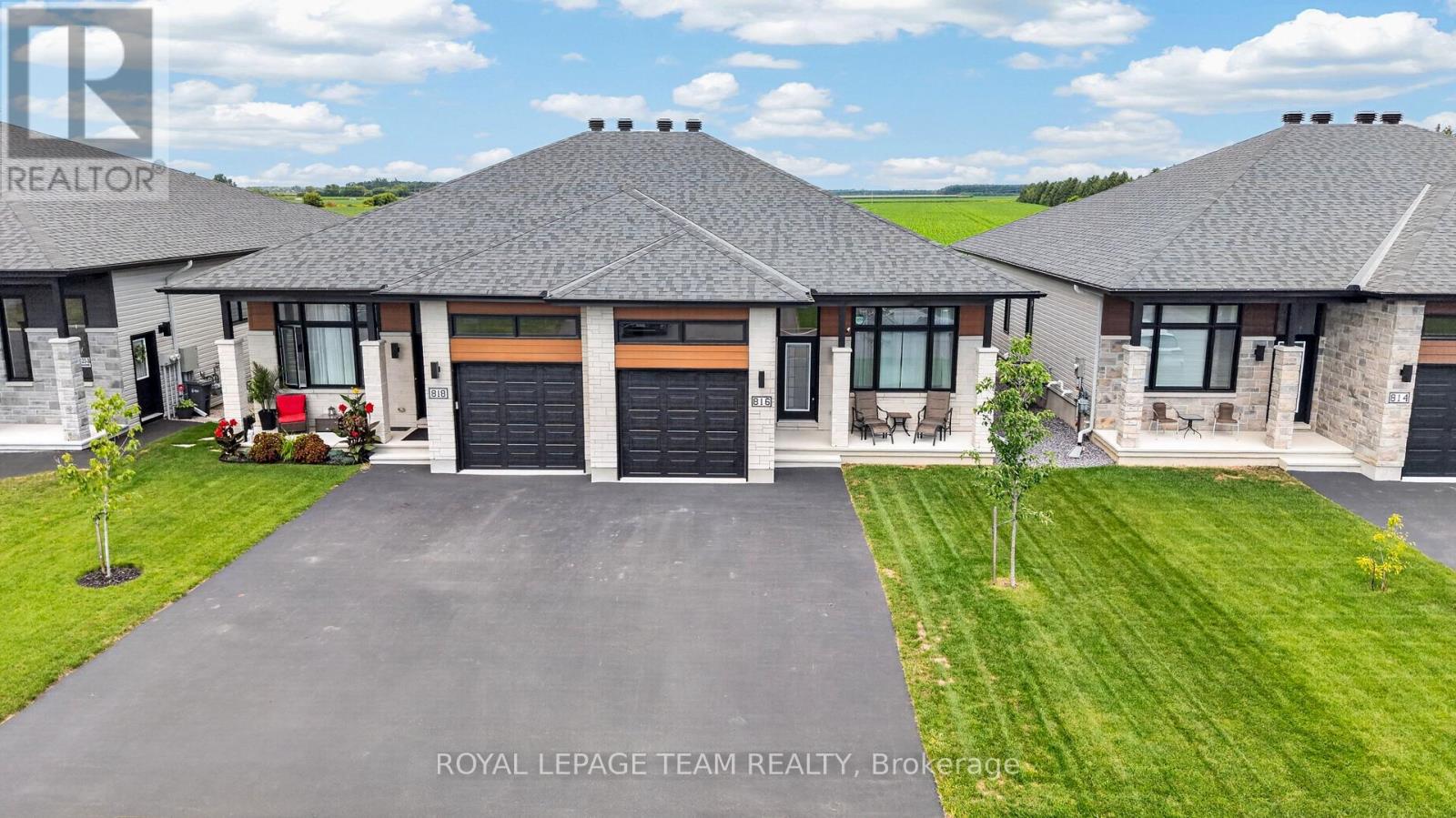 816 NAMUR STREET - 3