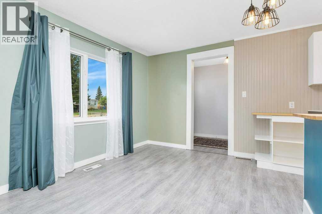 Listing photo – 4618 51 Avenue, Rimbey