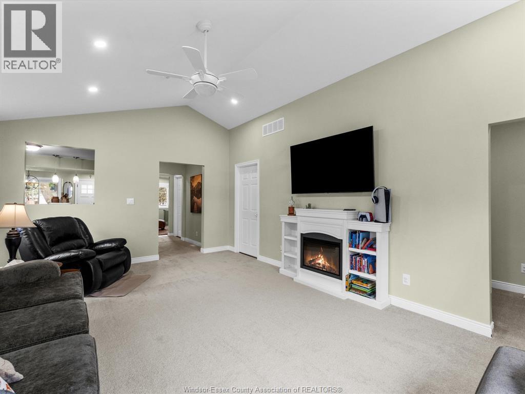 2438 Francois ROAD - Image 15