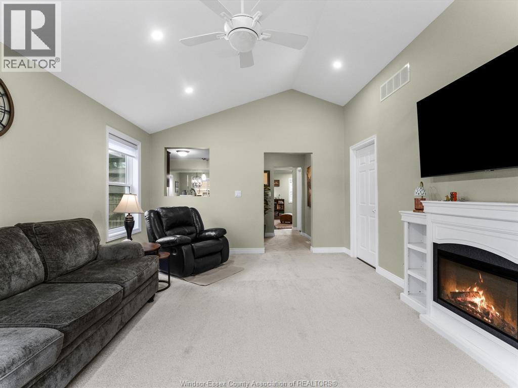 2438 Francois ROAD - Image 17