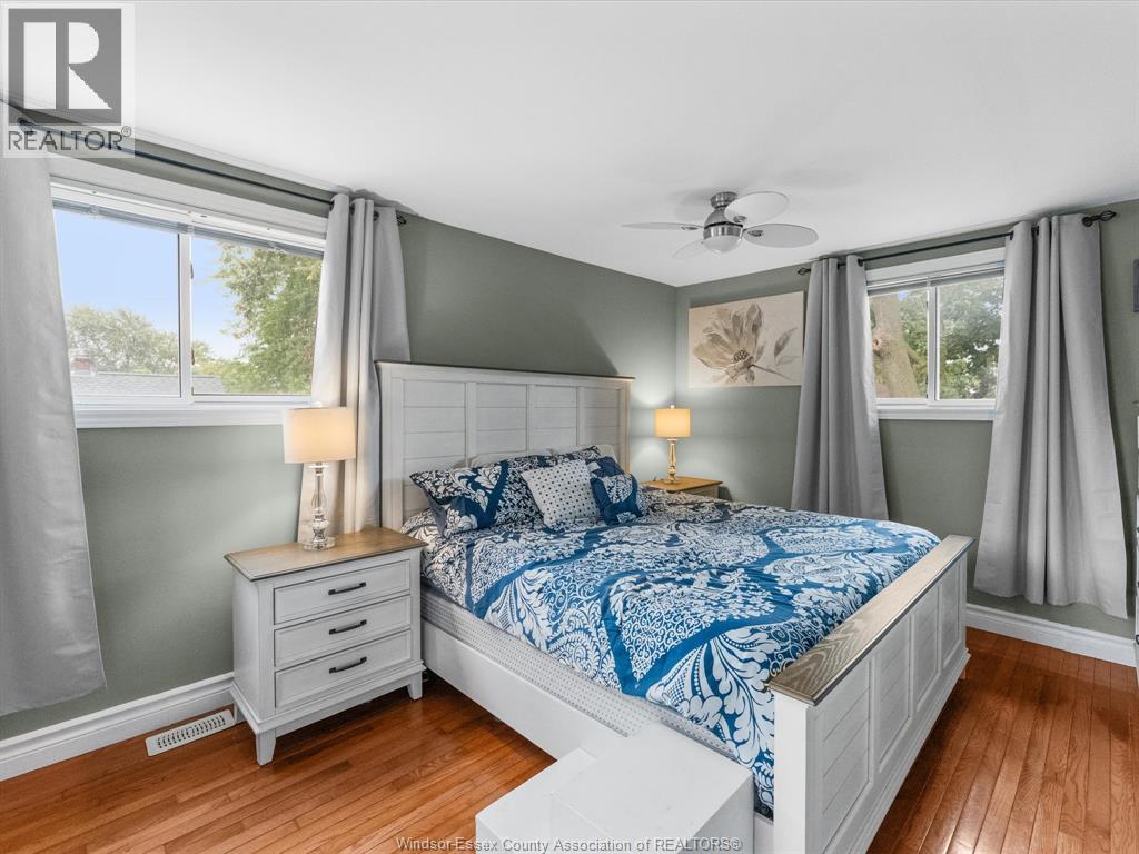 2438 Francois ROAD - Image 22