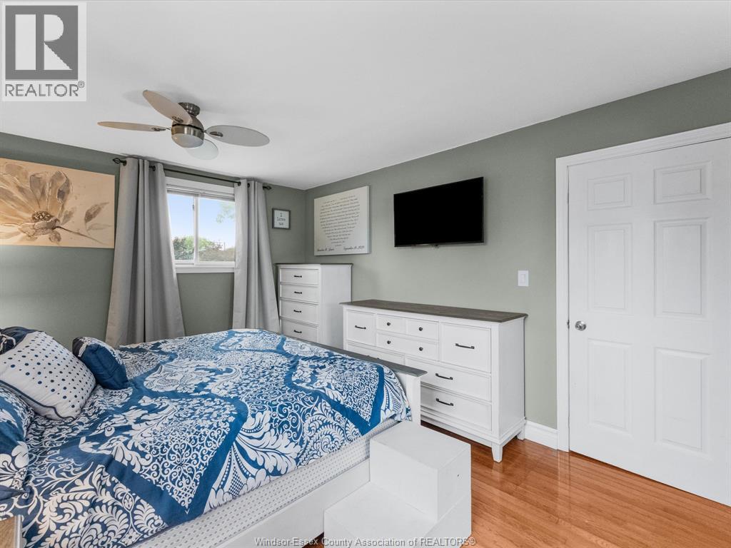 2438 Francois ROAD - Image 23
