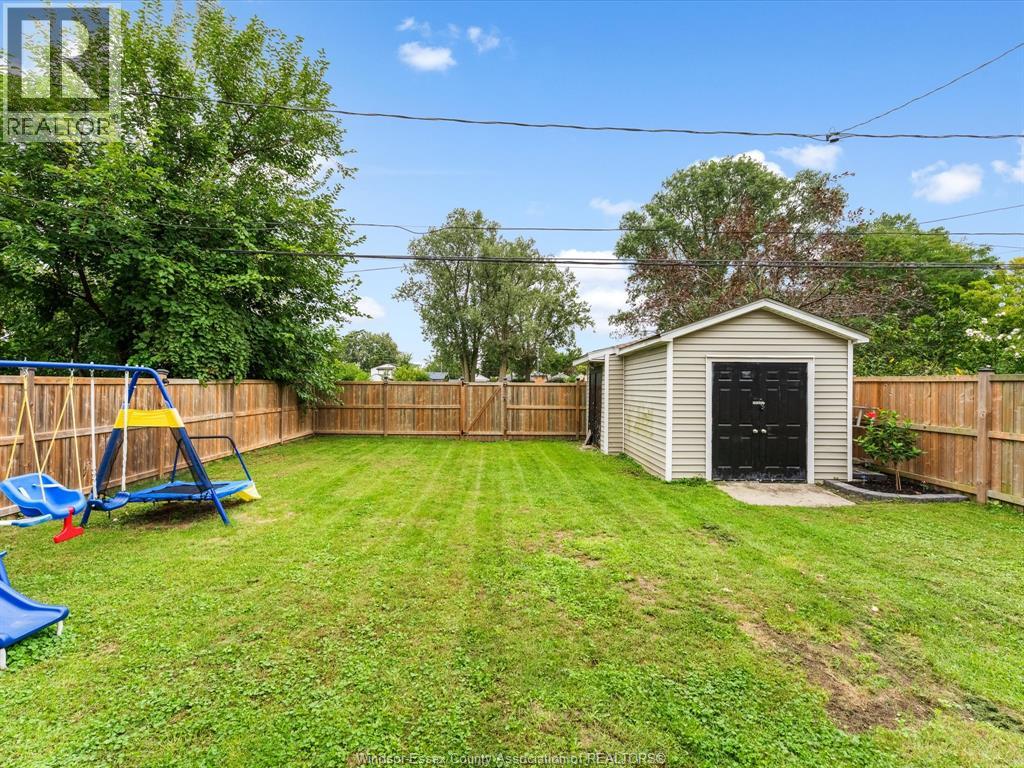 2438 Francois ROAD - Image 34
