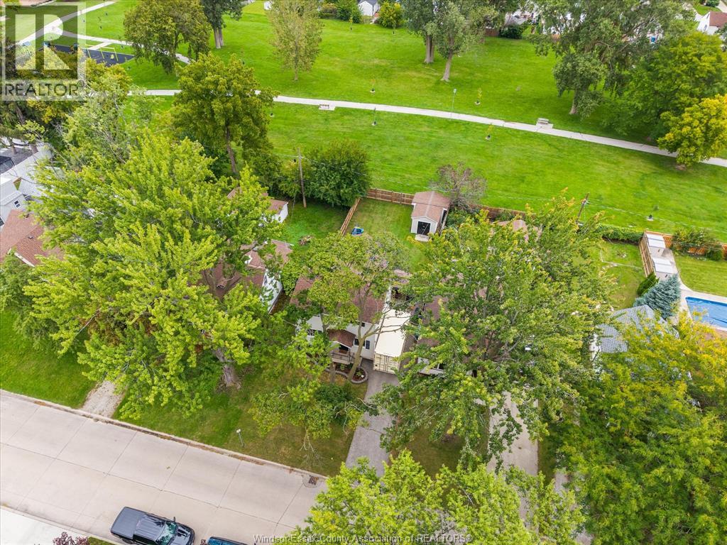 2438 Francois ROAD - Image 38