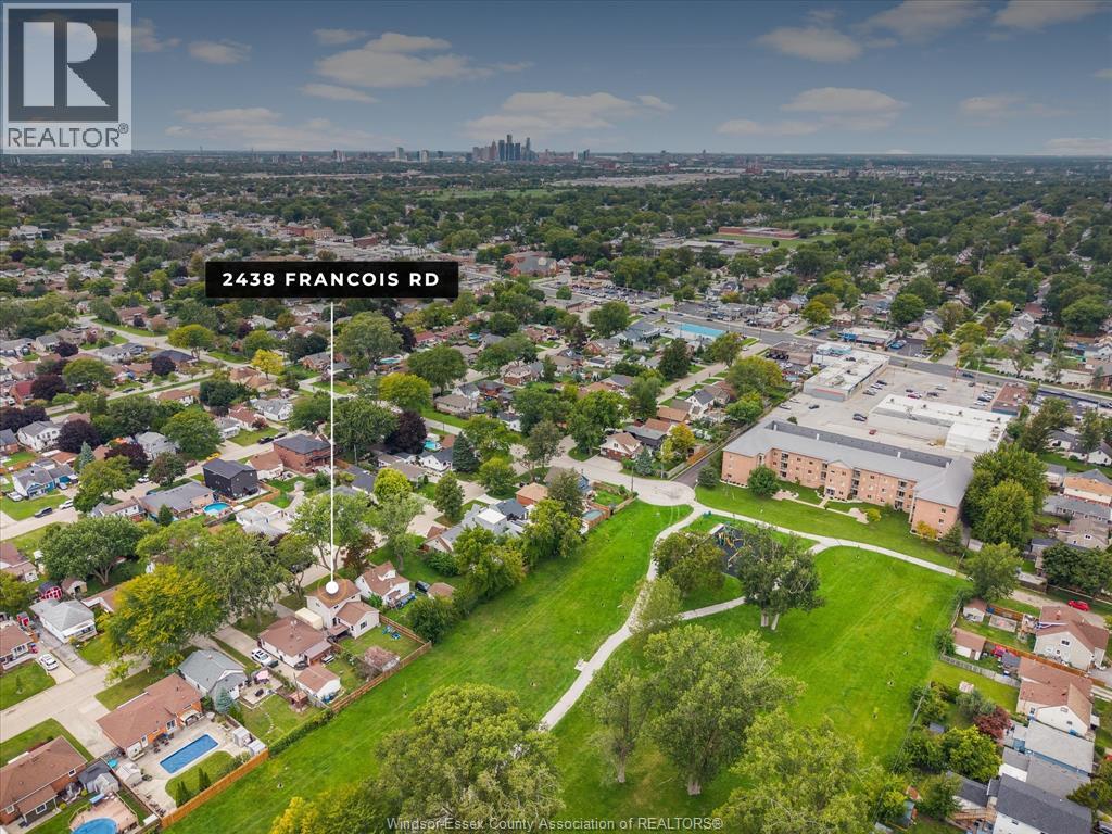 2438 Francois ROAD - Image 44