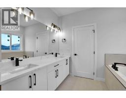 183 Heritage Court, Cochrane, AB T4C2N5 Photo 32