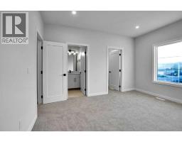 183 Heritage Court, Cochrane, AB T4C2N5 Photo 39