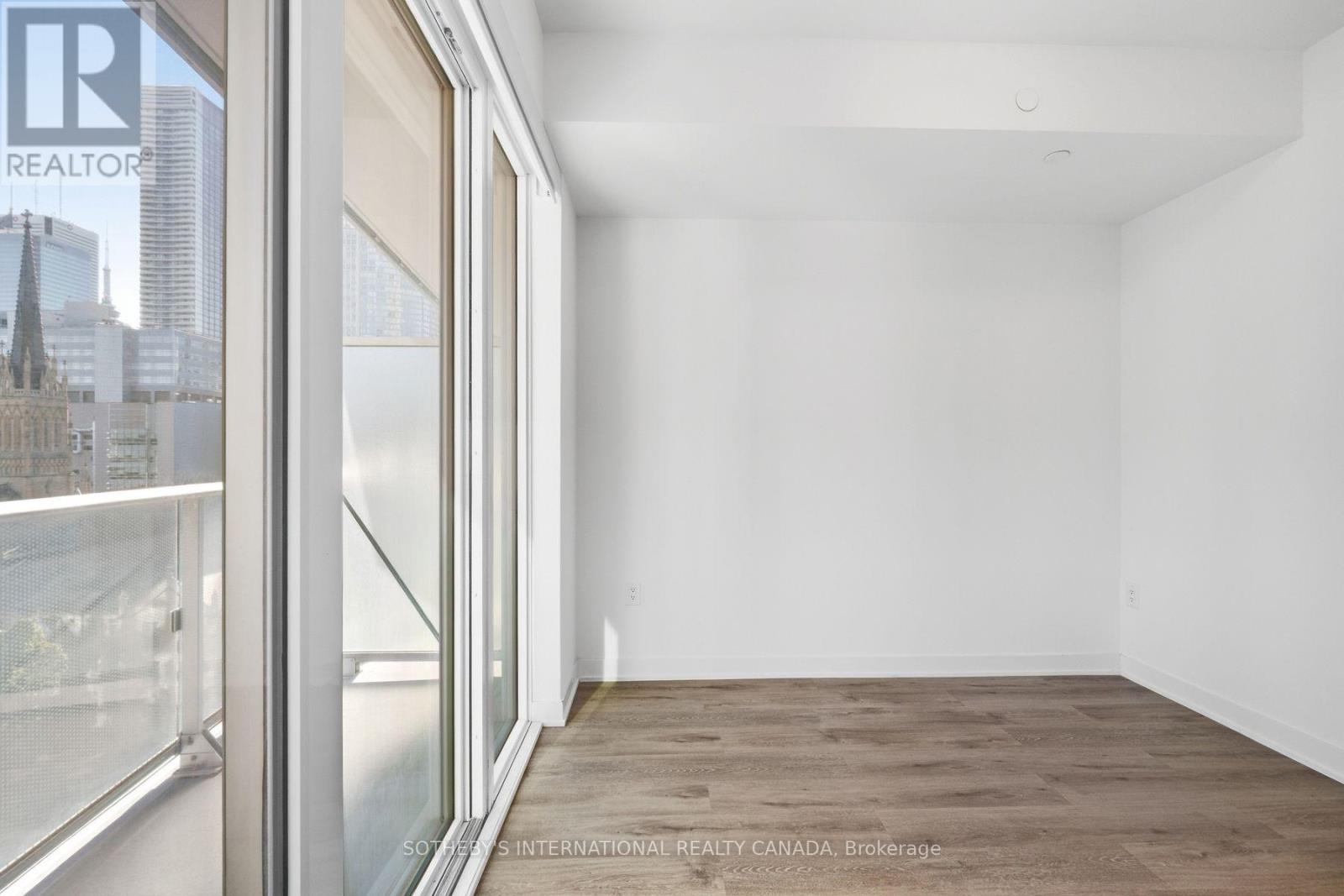 #907 100 DALHOUSIE STREET - 14