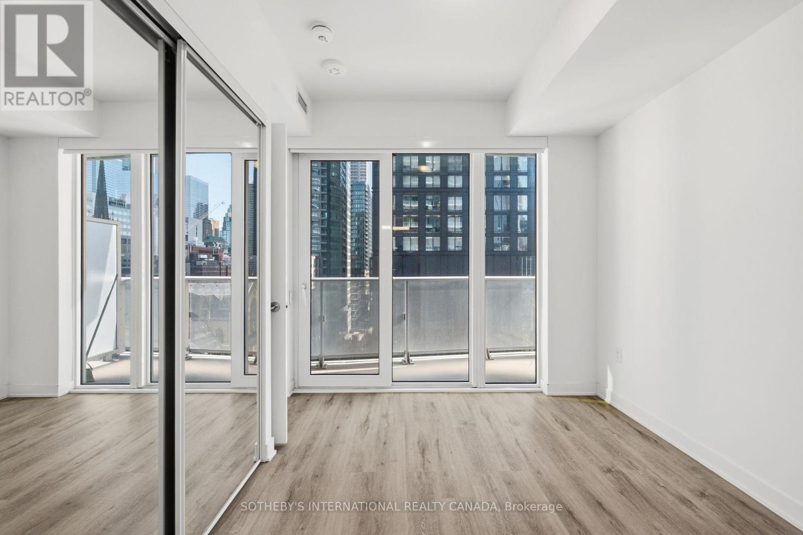#907 100 DALHOUSIE STREET - 15