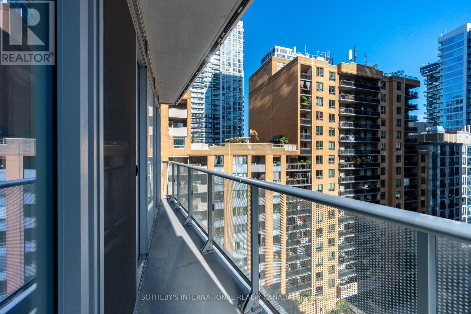 #907 100 DALHOUSIE STREET - 27