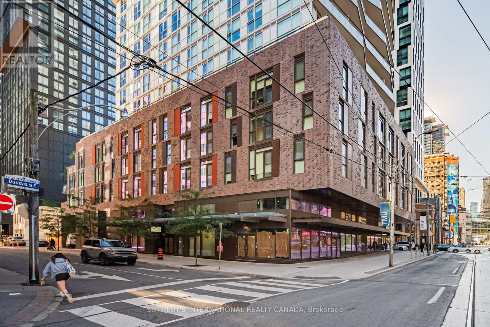 #907 100 DALHOUSIE STREET - 35