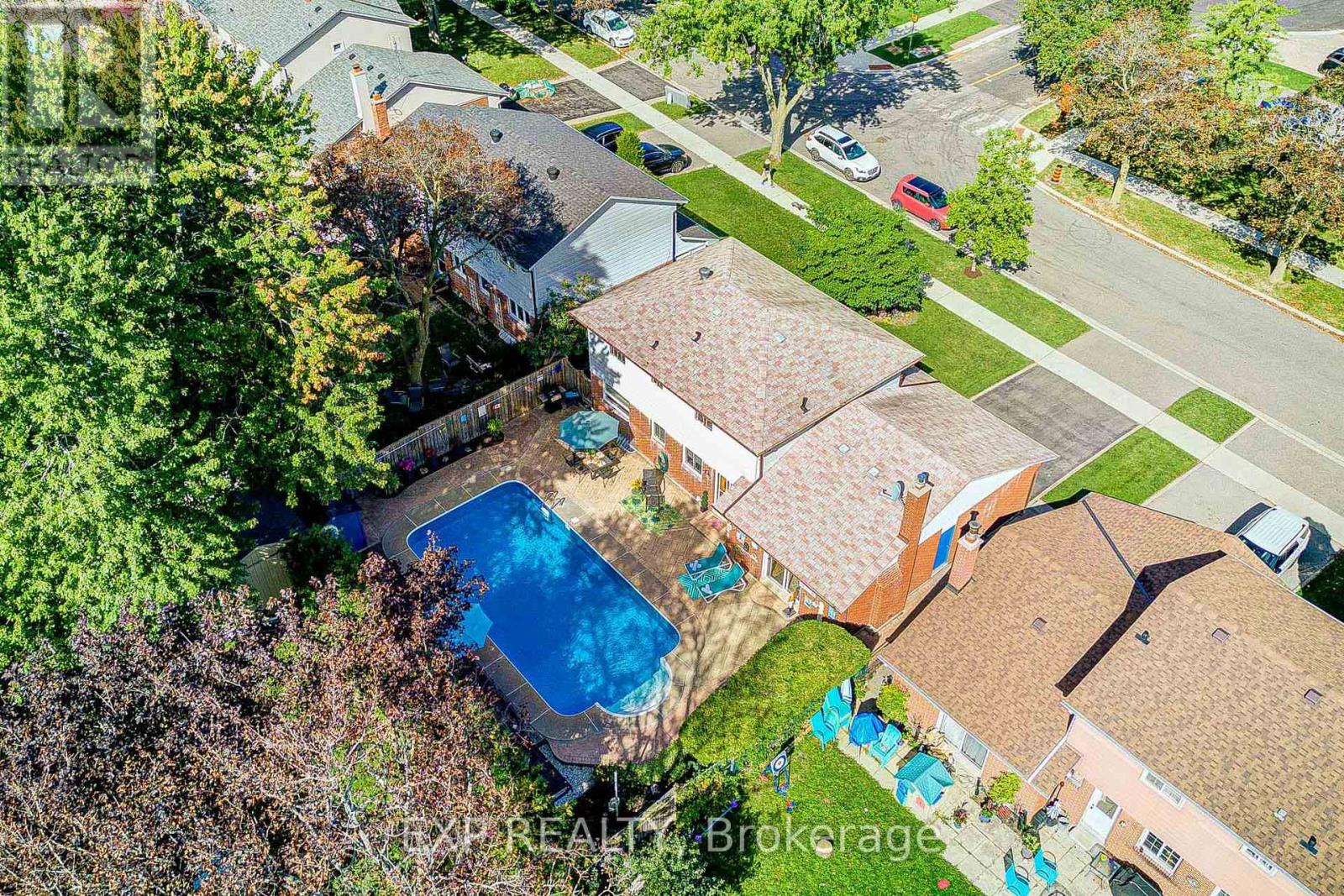 17 RUSTYWOOD DRIVE - Image 44