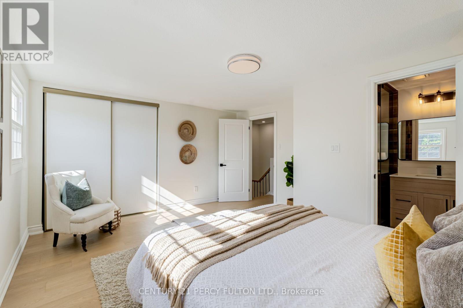 33 LORNA RAE BOULEVARD - 31