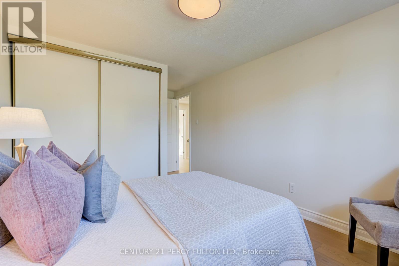 33 LORNA RAE BOULEVARD - 38