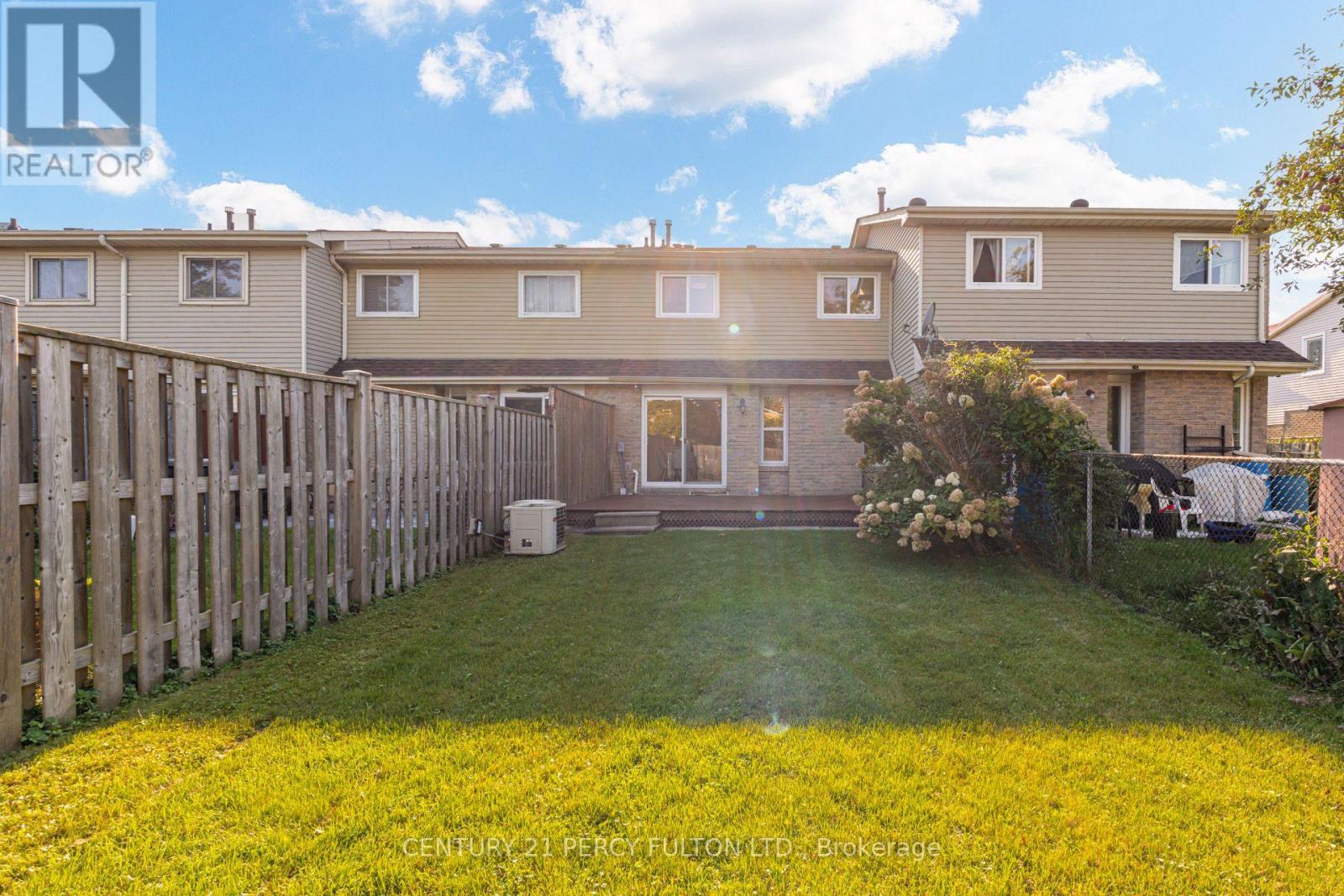 33 LORNA RAE BOULEVARD - 44