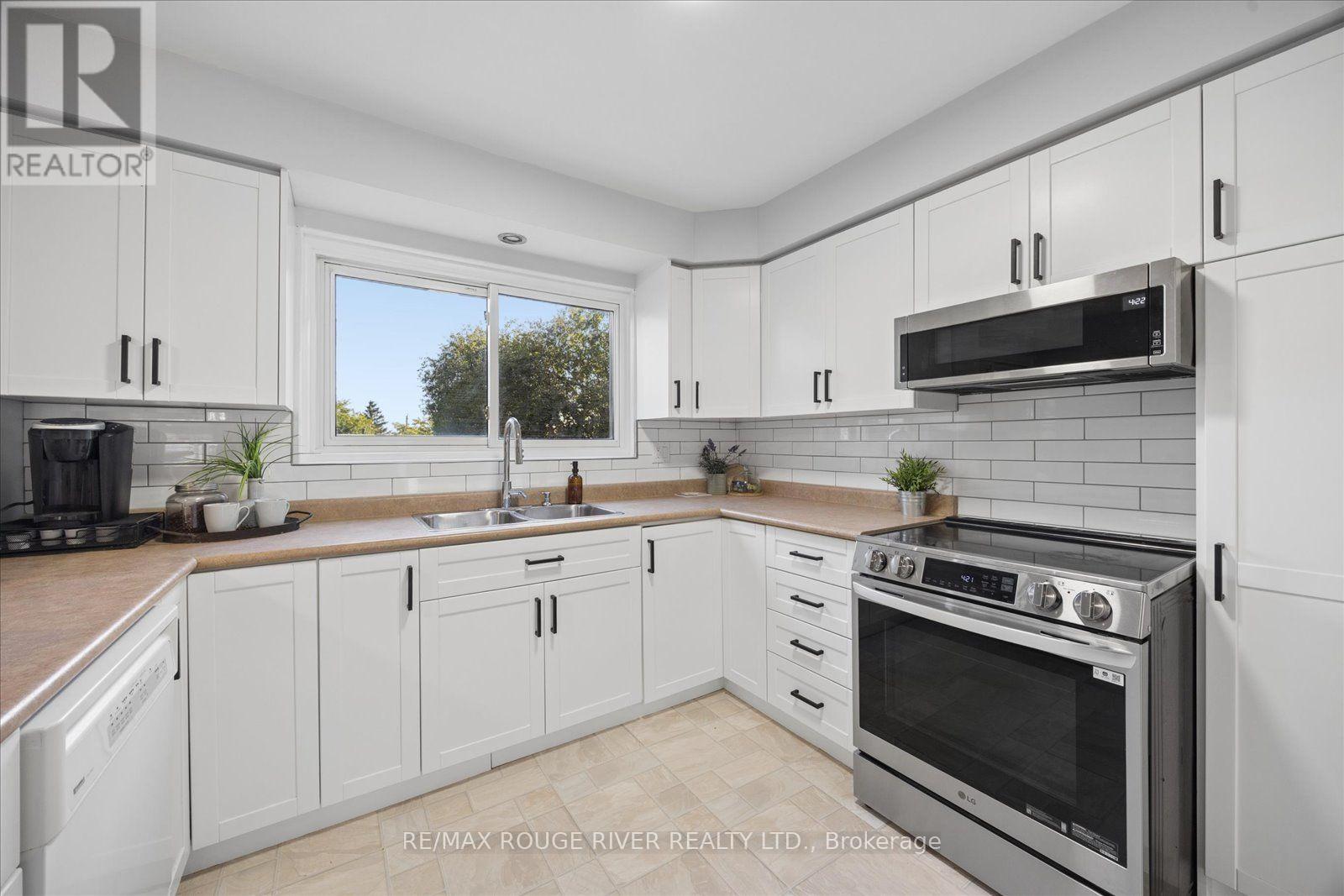 371 ORMOND DRIVE - 11