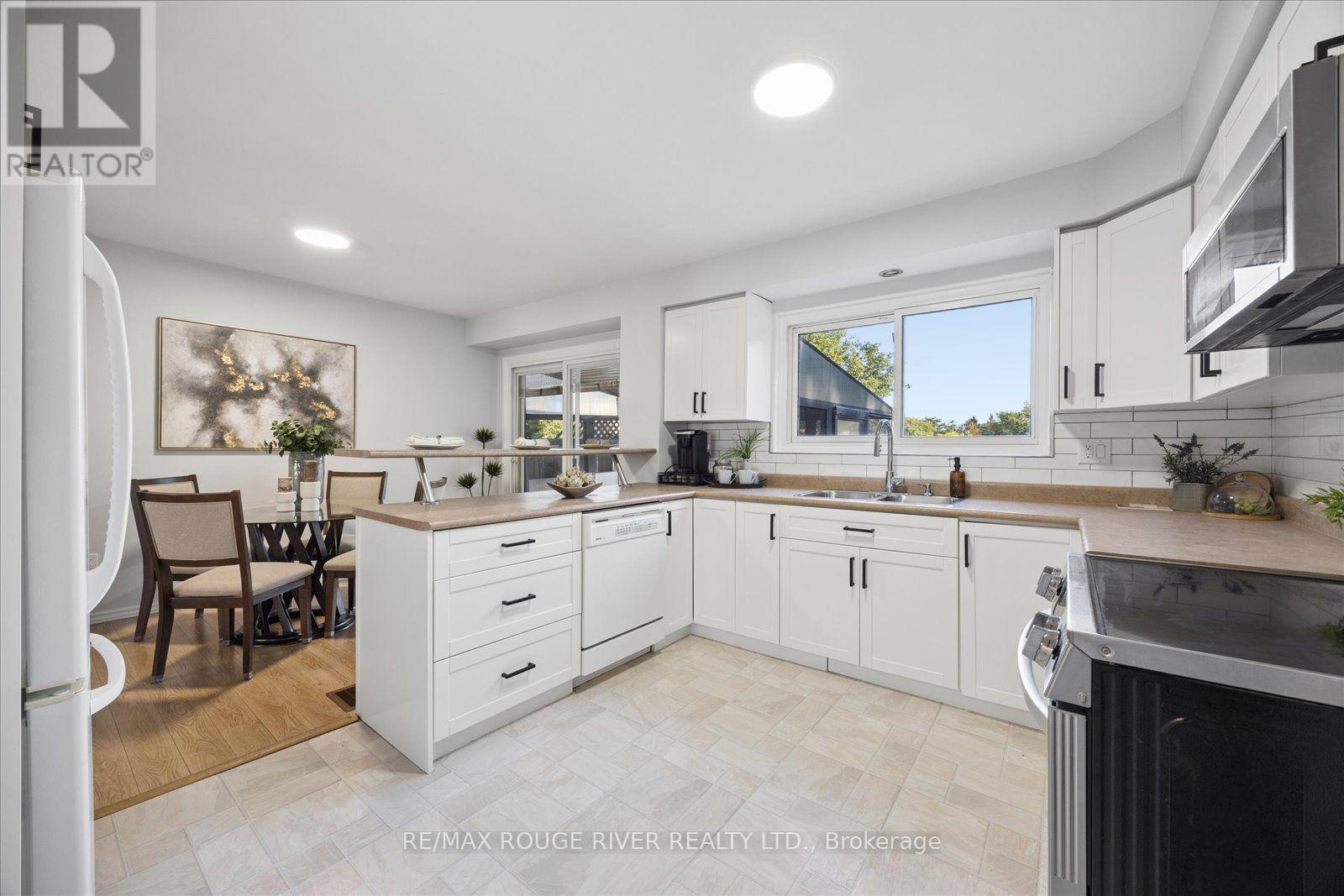 371 ORMOND DRIVE - 12