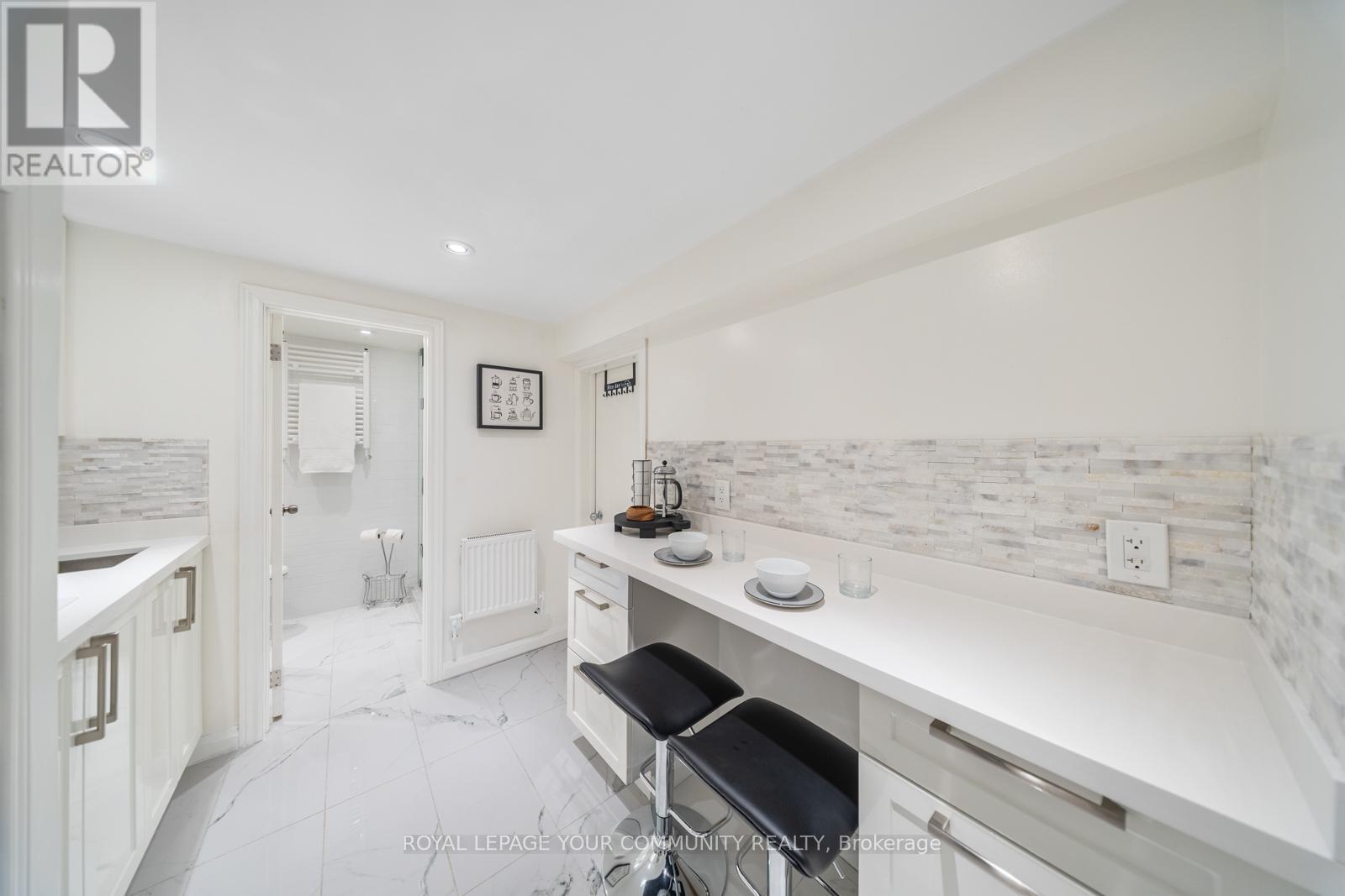 2 FOUR OAKS GATE - 29