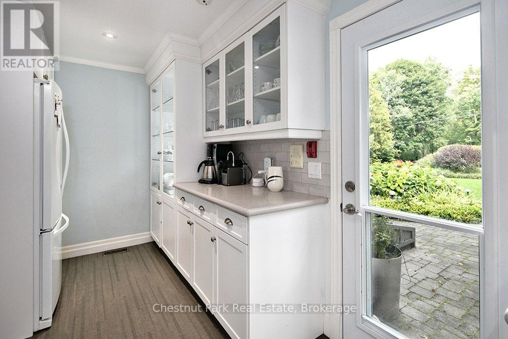 235299 GREY ROAD 13 - 12