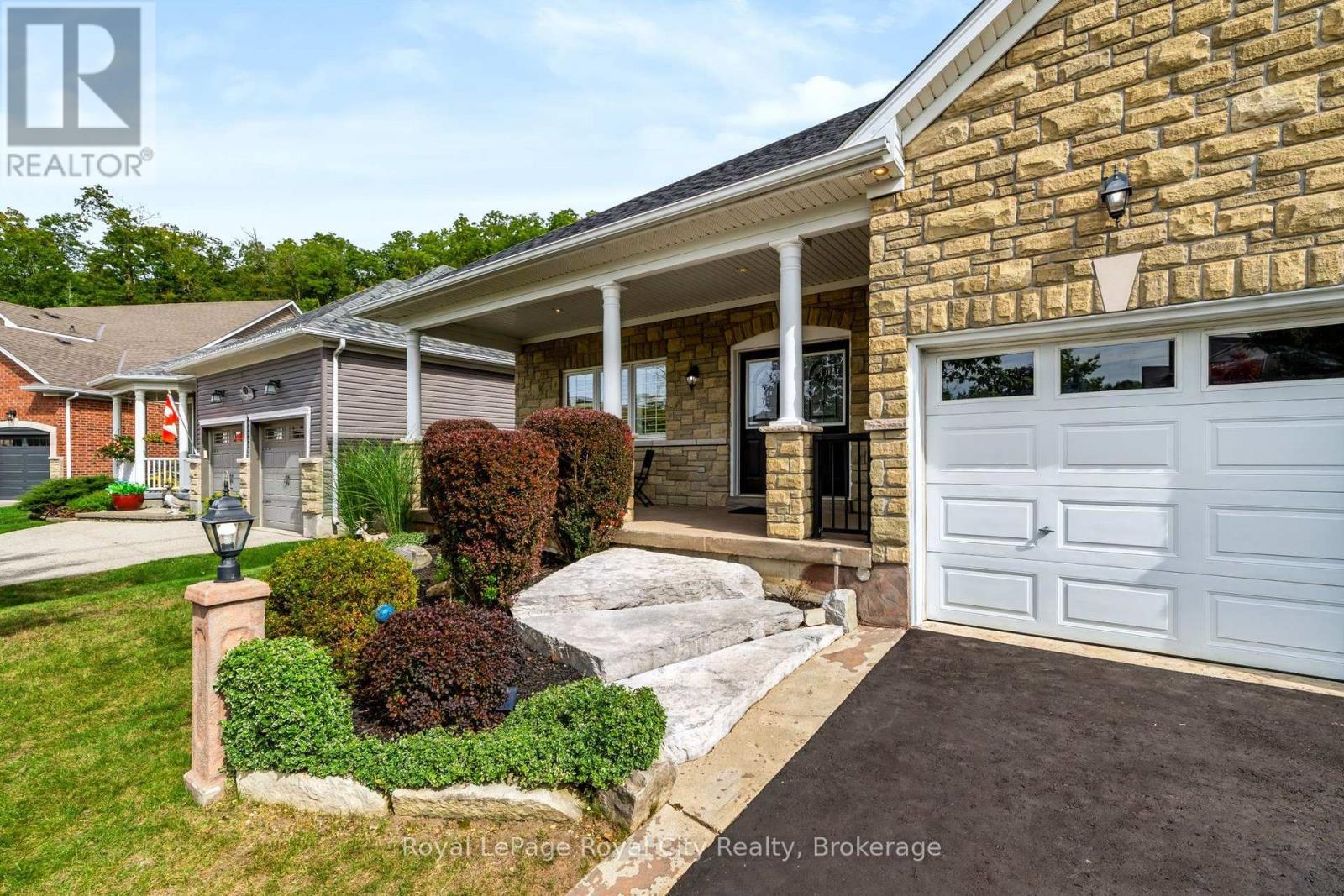 142 MILNE PLACE - 3