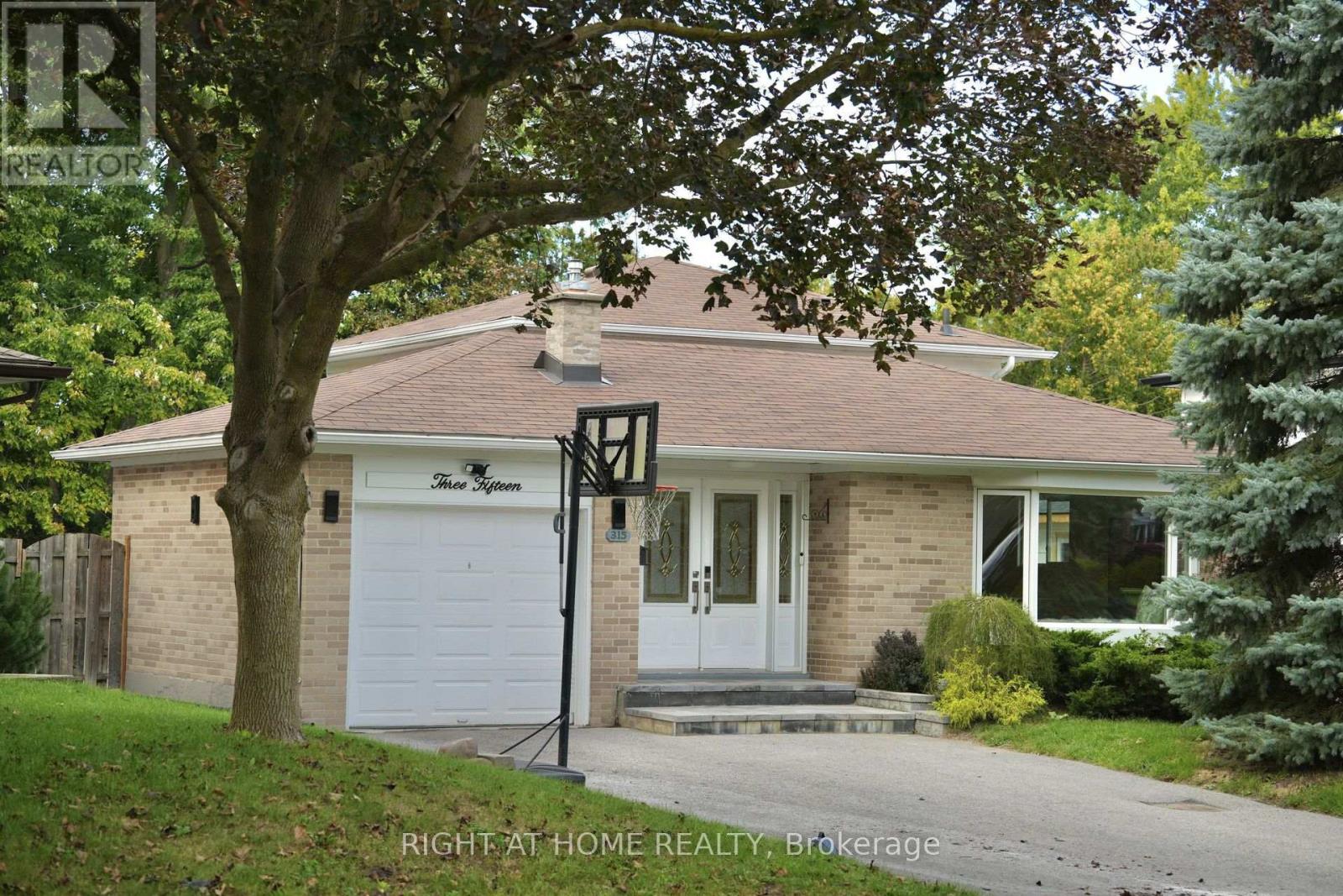 315 ROYWOOD CRESCENT