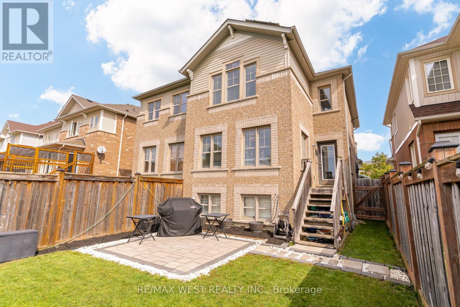12 HOARD AVENUE S - Image 37