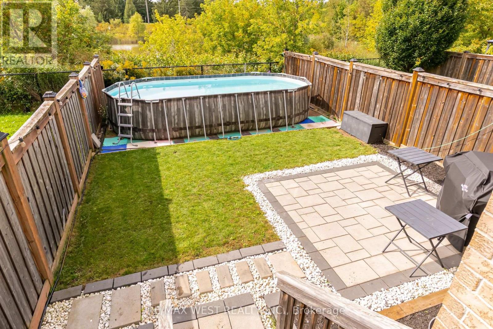 12 HOARD AVENUE S - Image 38