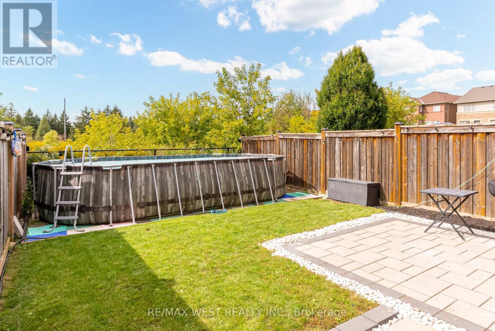 12 HOARD AVENUE S - Image 40