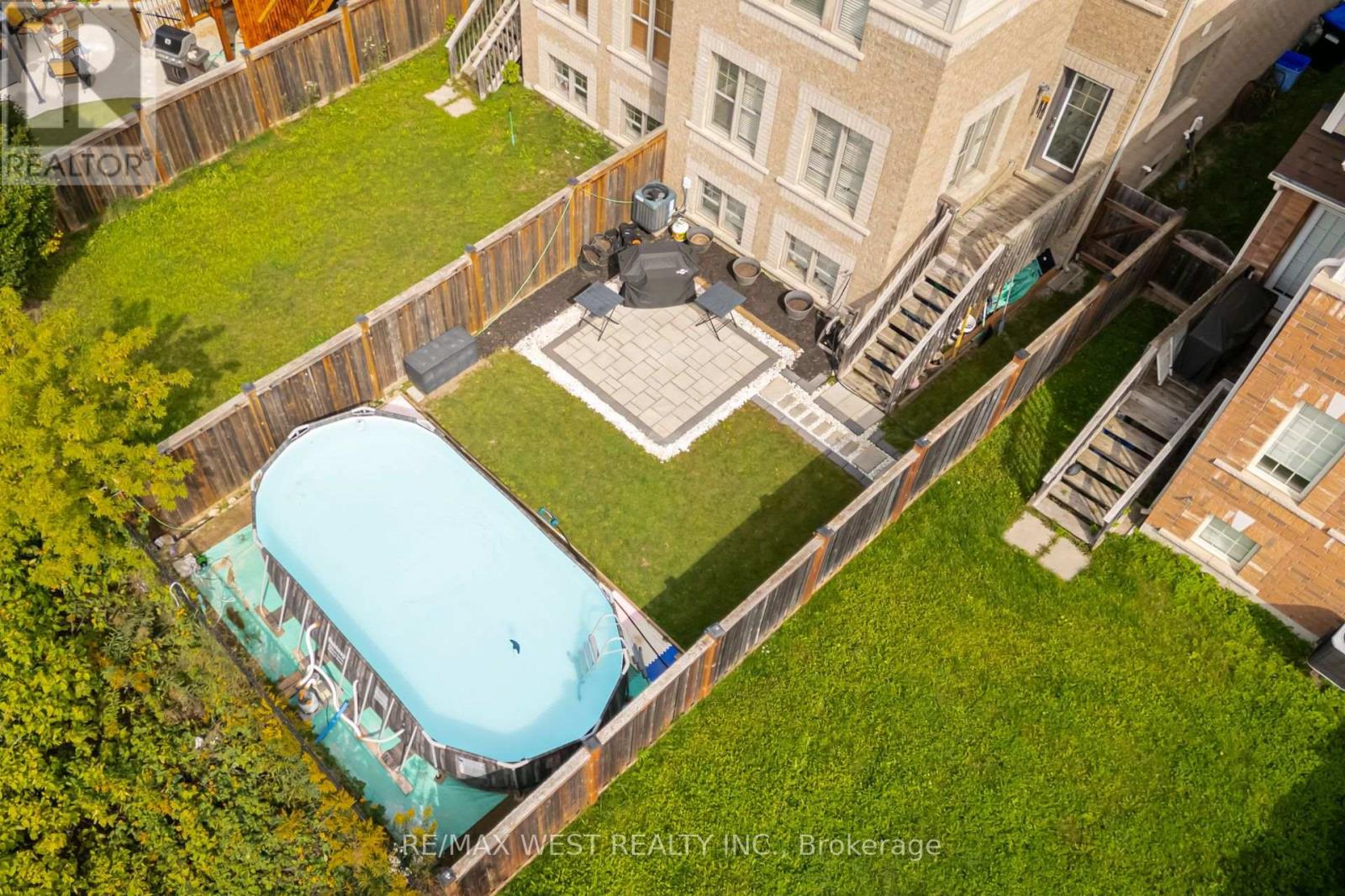 12 HOARD AVENUE S - Image 42