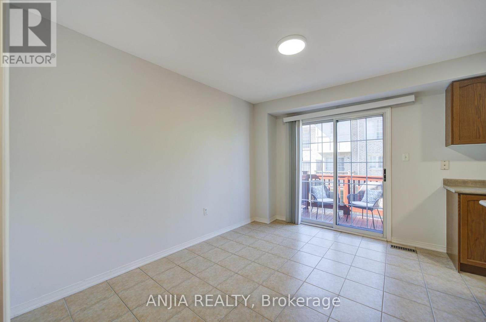 66 PRINCE CHARLES WAY - 14