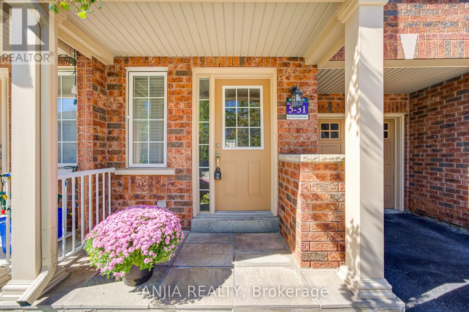 66 PRINCE CHARLES WAY - 3