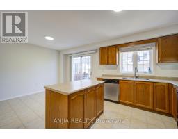66 Prince Charles Way, Markham, ON L6C0M7 Photo 20