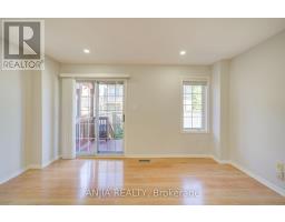 66 Prince Charles Way, Markham, ON L6C0M7 Photo 9