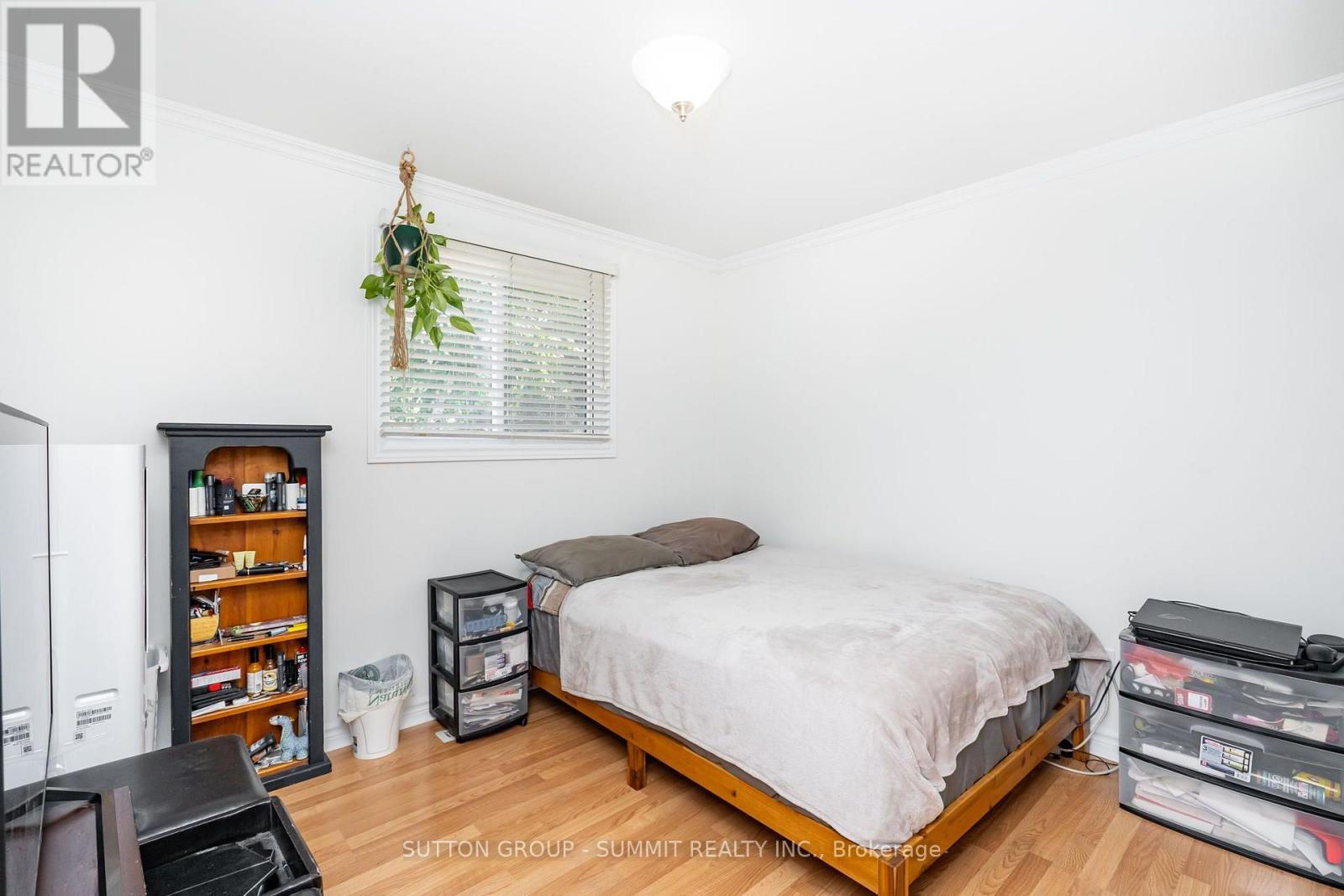 306 OAKWOOD COURT - 24