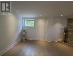 Bsmt - 190 Falstaff Avenue, Toronto, ON M6L3C3 Photo 16