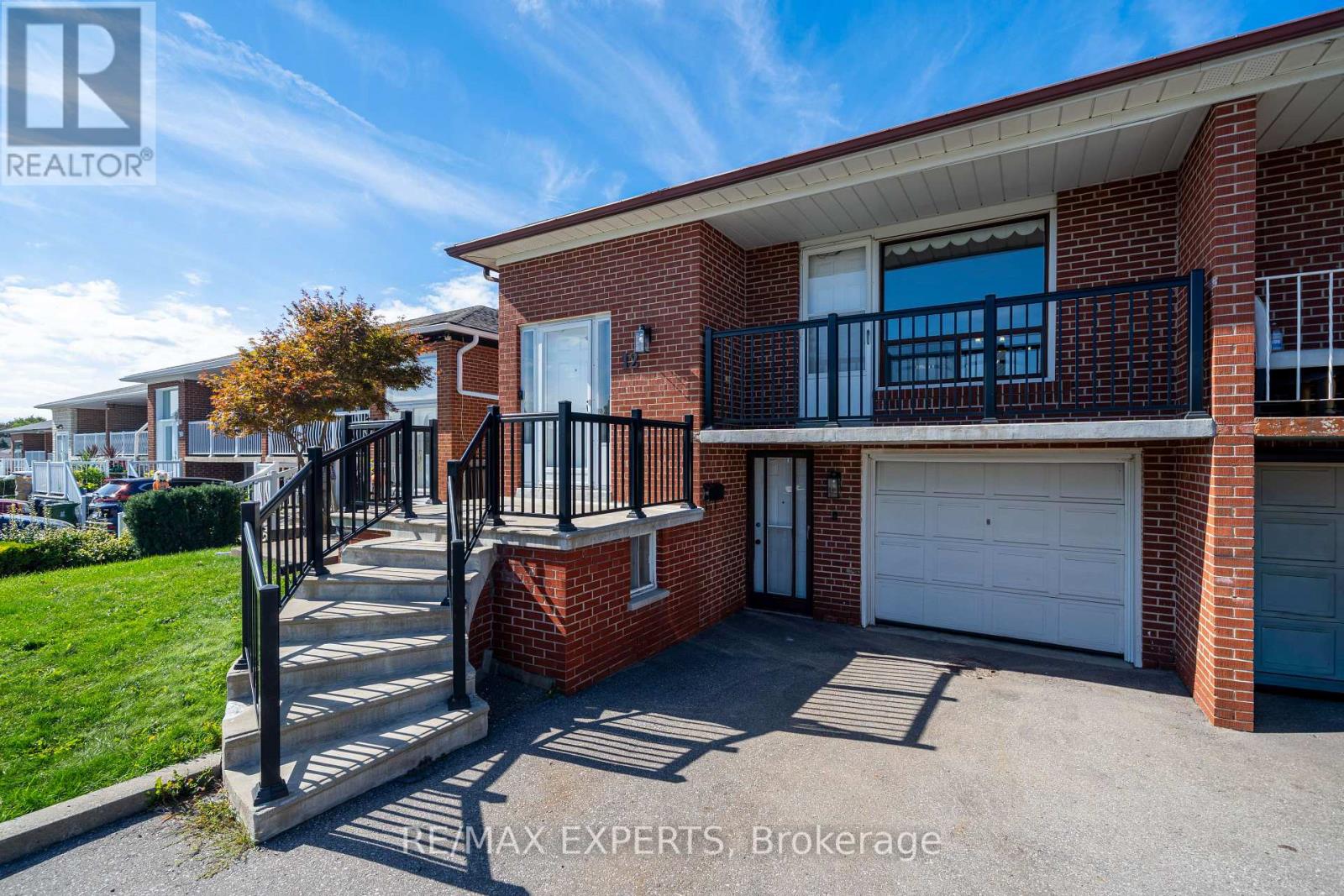 Photo of 12 Paradelle Crescent