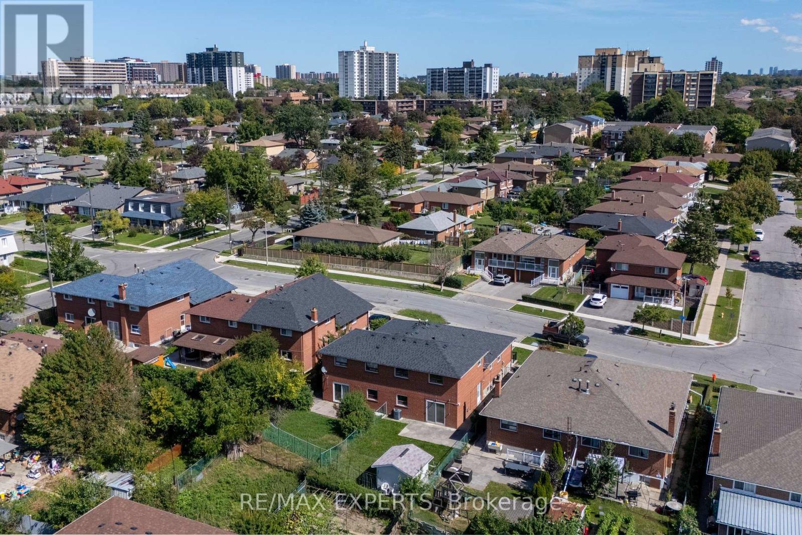 12 PARADELLE CRESCENT - Image 37